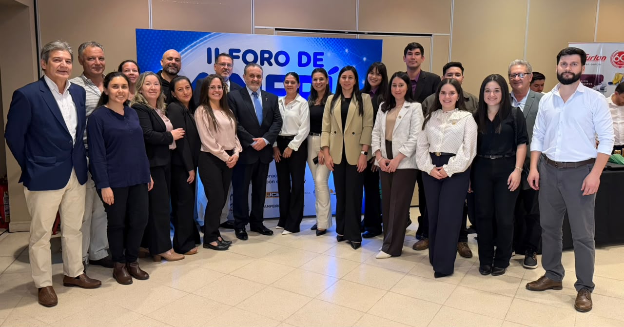 Participantes del II Foro de Minería en el Paraguay, organizado por CAPAMI